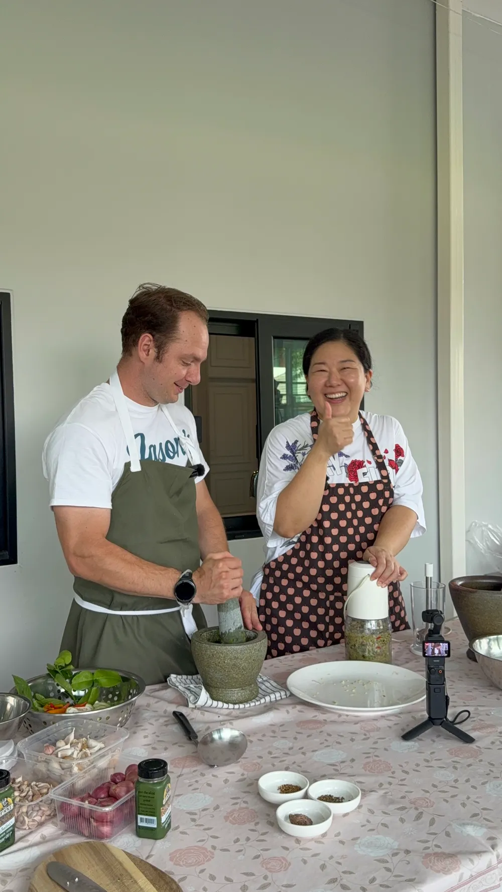 Apple teaching pad thai